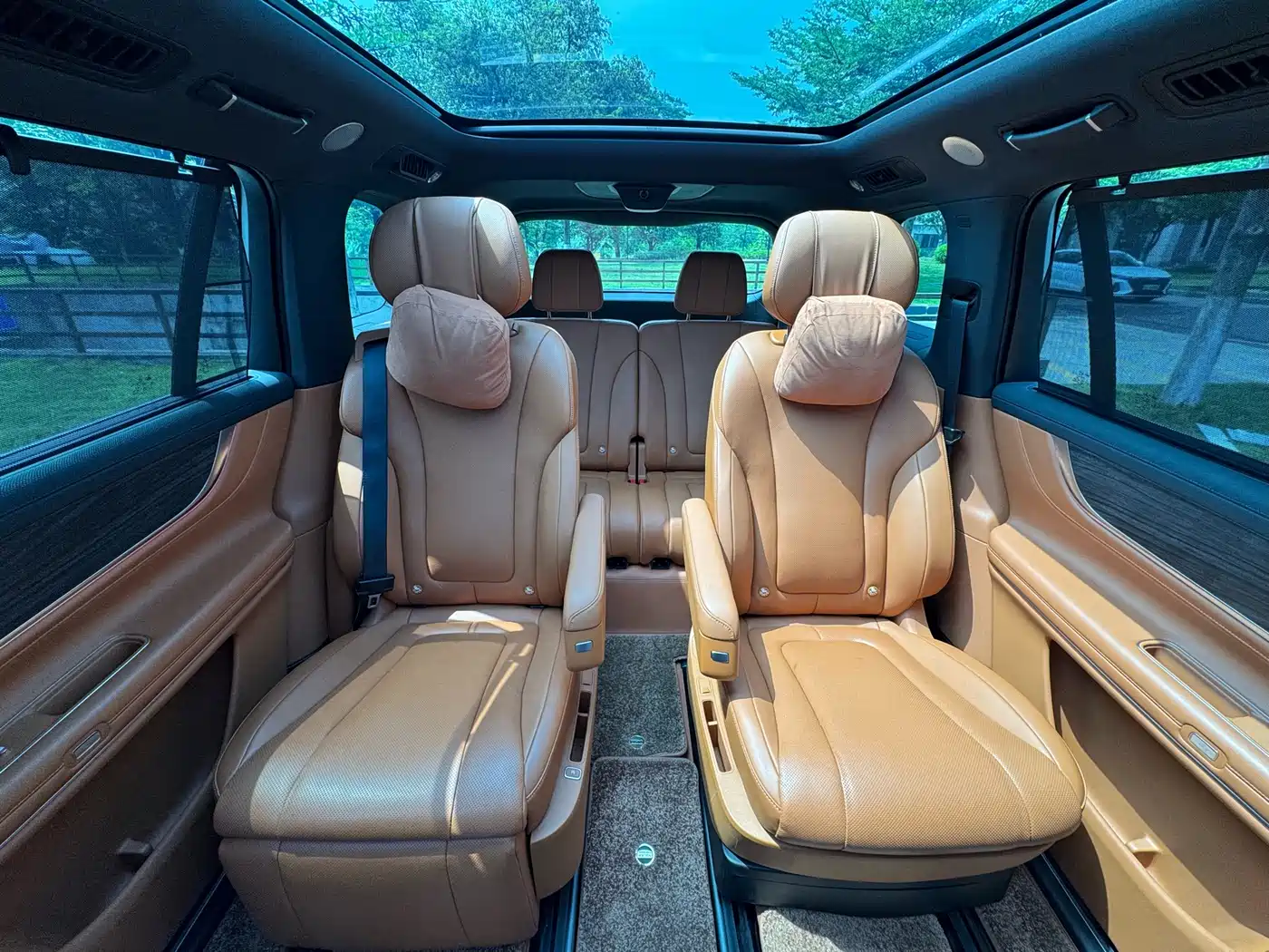 AITO Wenjie AITO M9 2024 Extended Range Ultra 42kWh 6-Seater фото 20