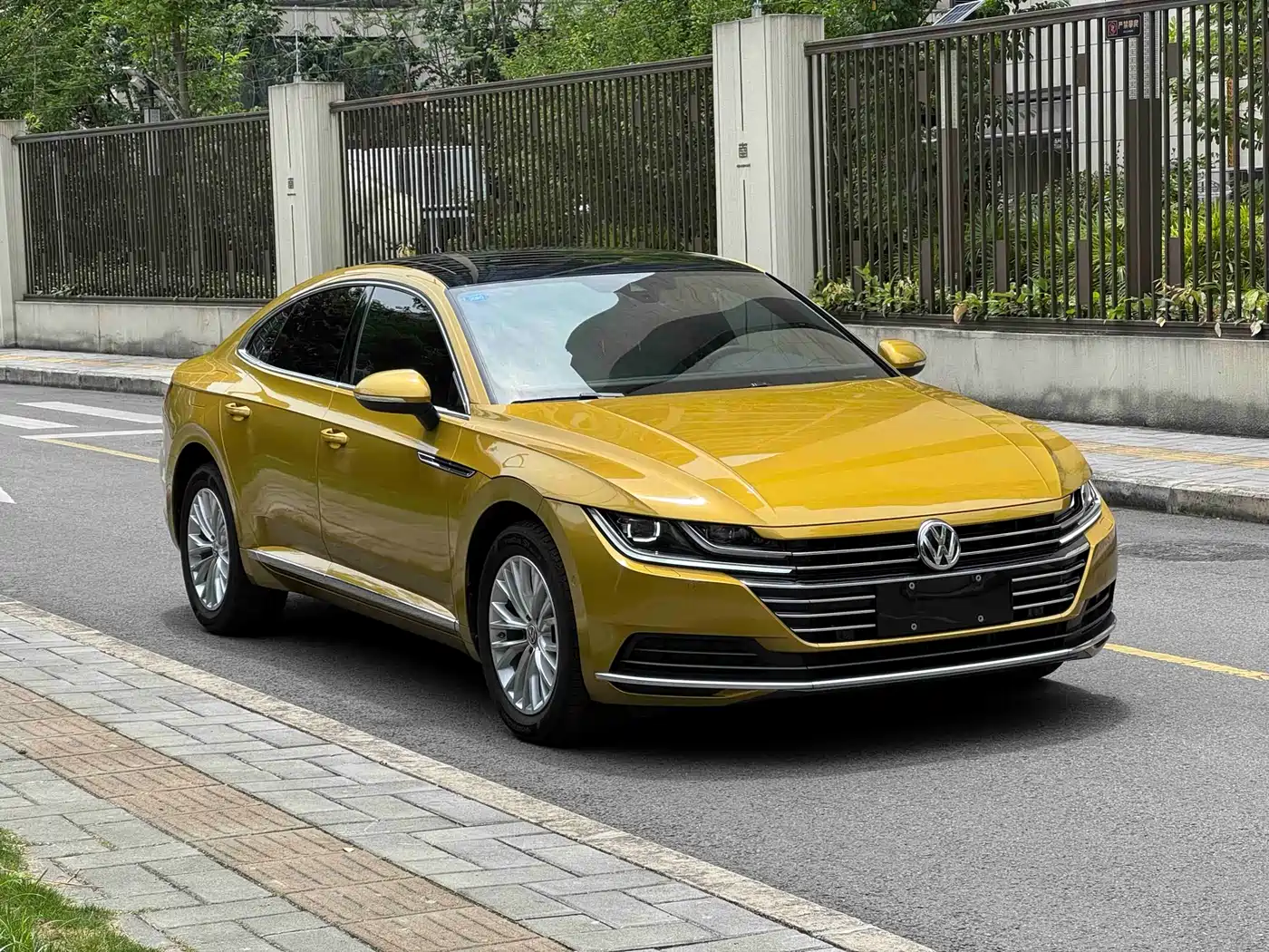 Volkswagen FAW-Volkswagen CC 2019 330TSI Charm Edition China VI фото 3