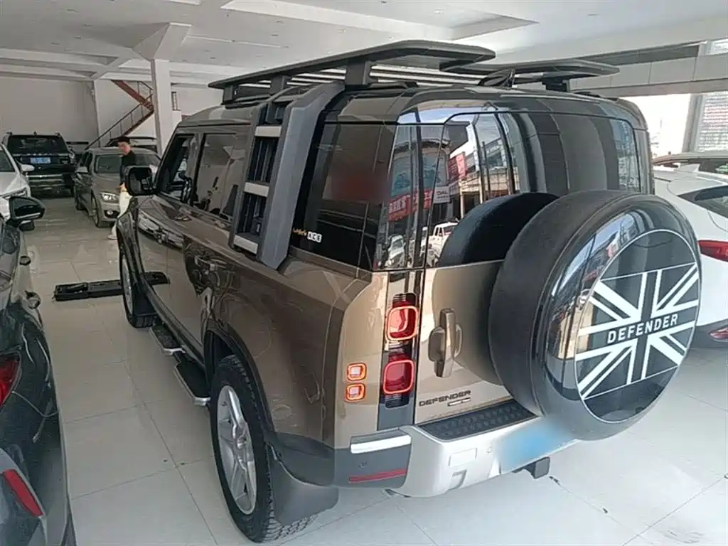 Land Rover Defender 2020 Model 110 P400 HSE фото 5