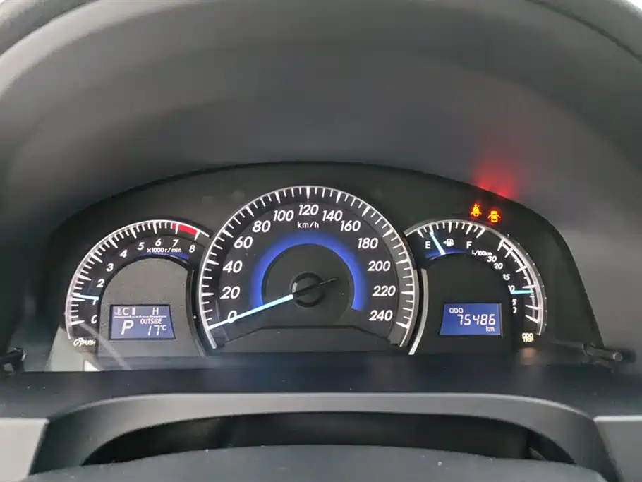 Toyota Camry 2016 2.0G 10th Anniversary Leading Edition фото 14