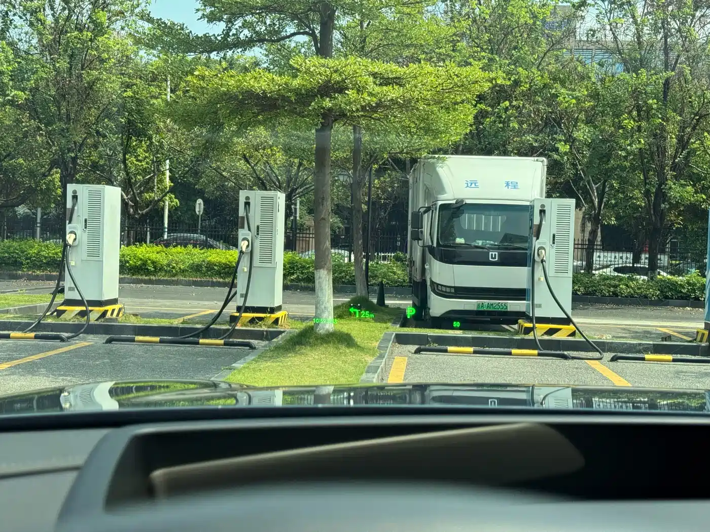 AITO Wenjie AITO M9 2024 Extended Range Ultra 42kWh 6-Seater фото 32
