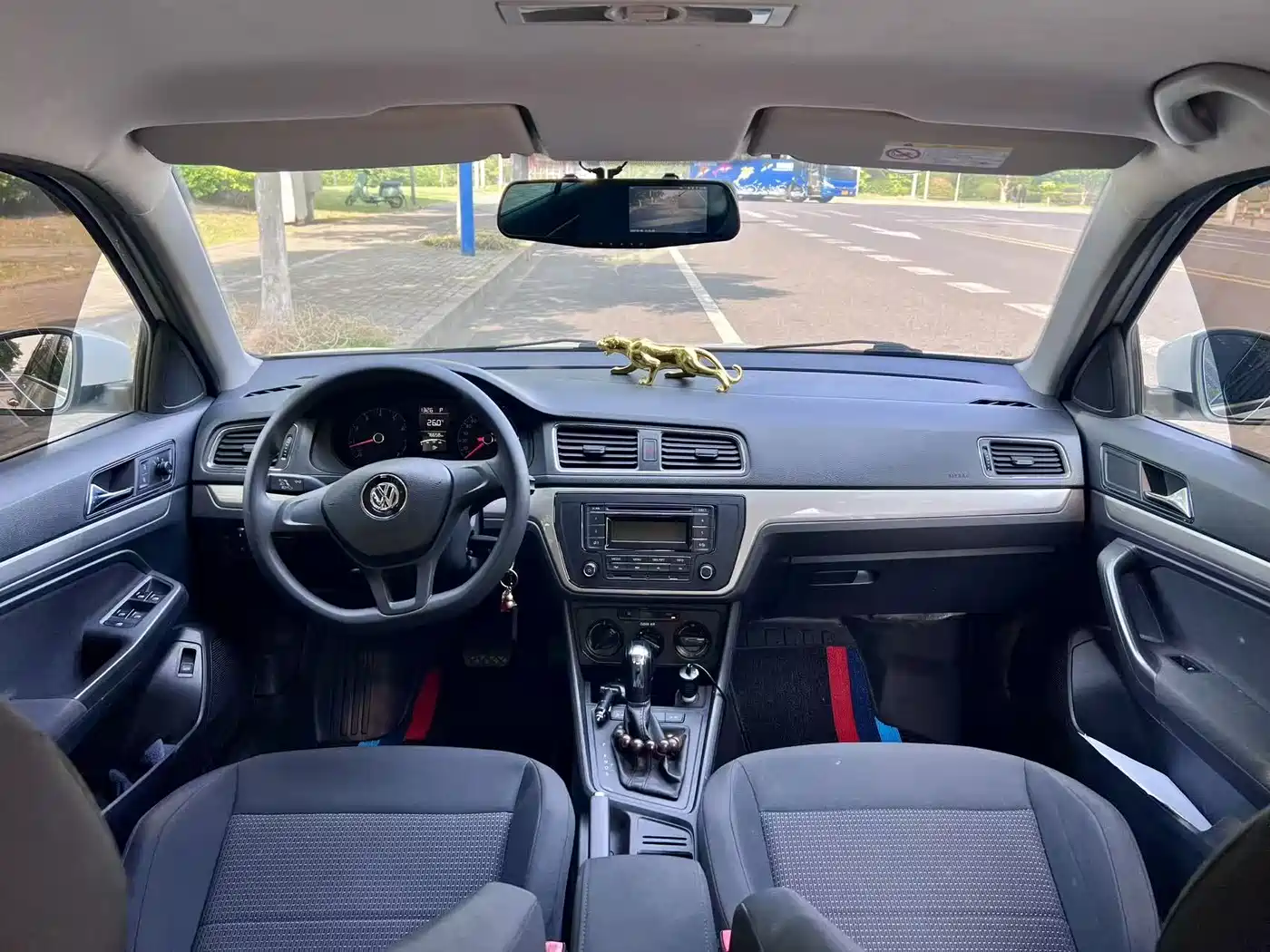 Volkswagen Lavida 2017 1.6L Automatic Trend Edition фото 11