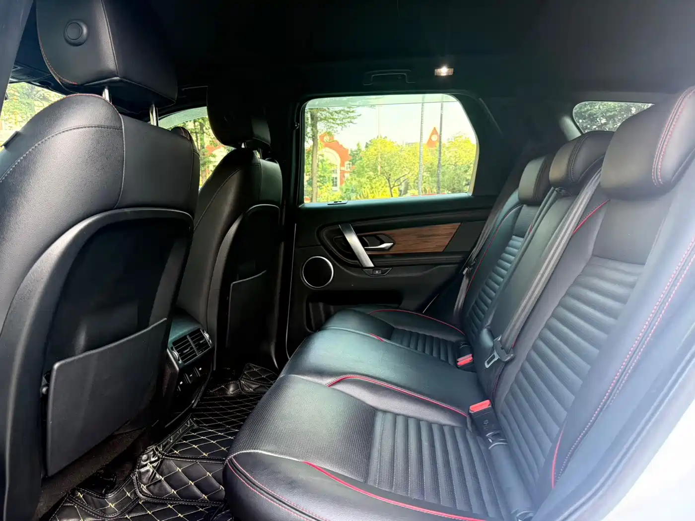 Фото 8 - Land Rover Discovery Sport