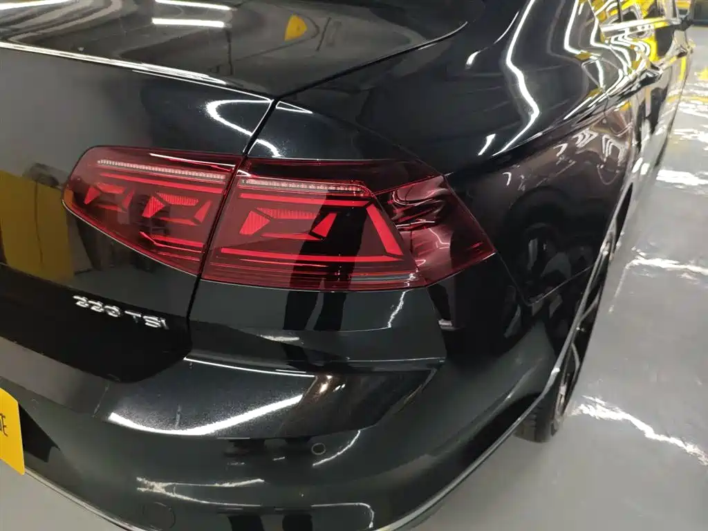 Volkswagen Magotan 2023 Model 2 Million Commemorative Edition 330TSI DSG Luxury фото 24