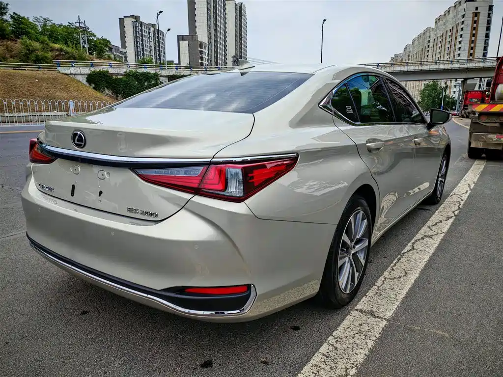 Lexus ES 2020 200 Excellence фото 6