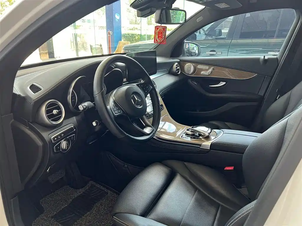 Mercedes-Benz GLC Coupe 2019 GLC 260 4MATIC Coupe SUV фото 5
