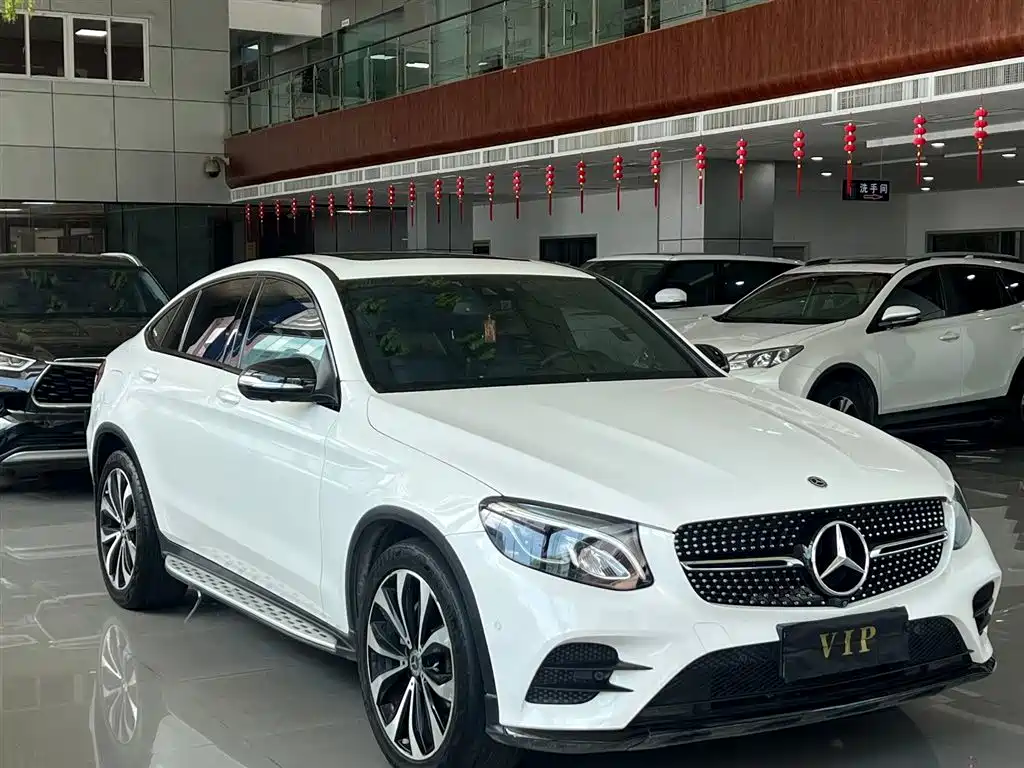 Mercedes-Benz GLC Coupe 2019 GLC 260 4MATIC Coupe SUV фото 2
