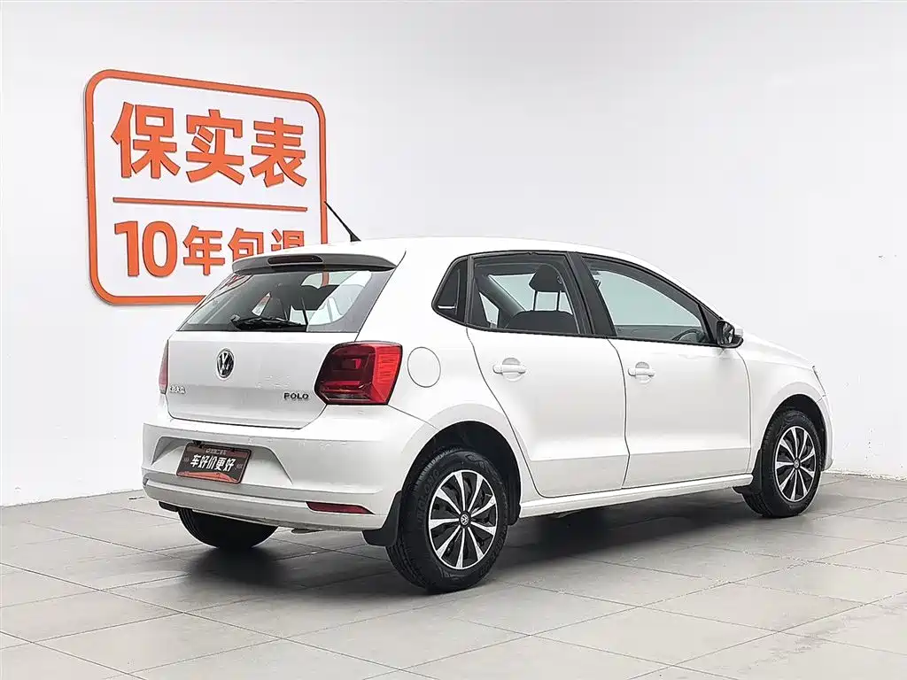 Volkswagen Polo 2014 1.4L Manual Trend Edition фото 2
