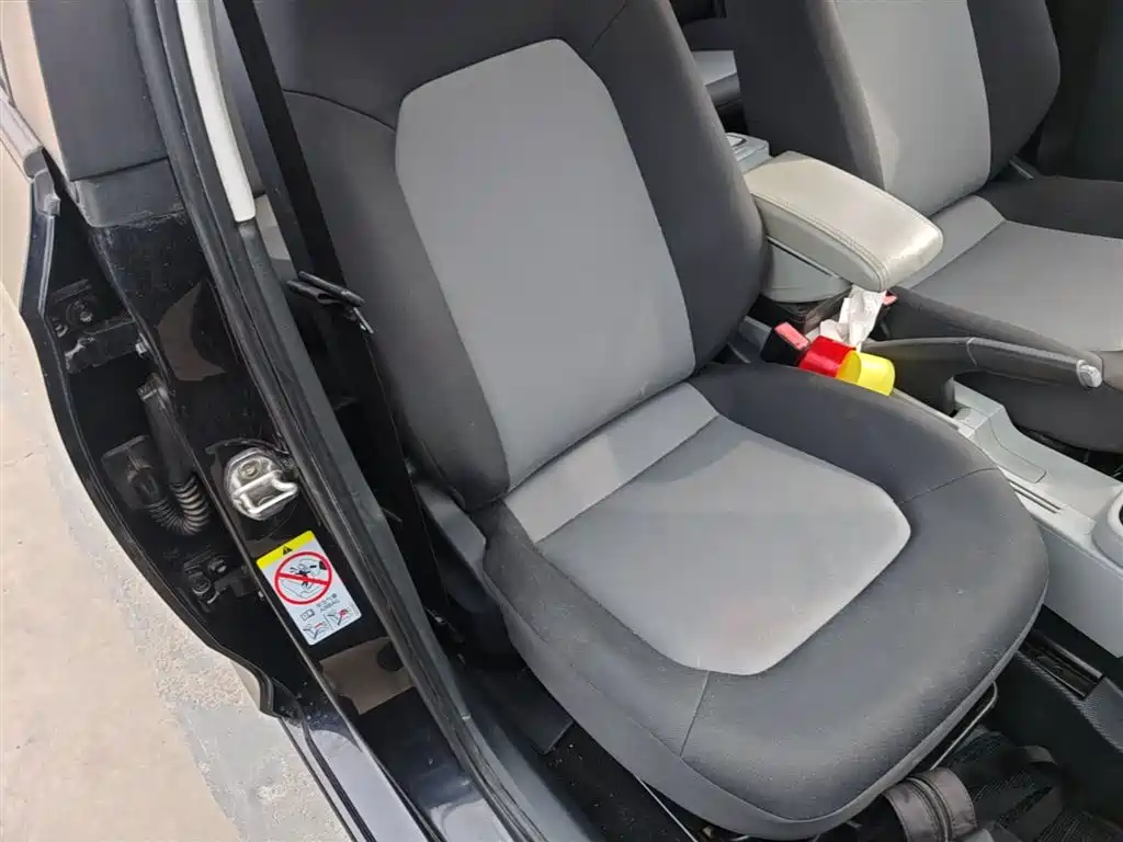 Škoda Rapid 2015 1.4L Manual Joy Selection фото 25