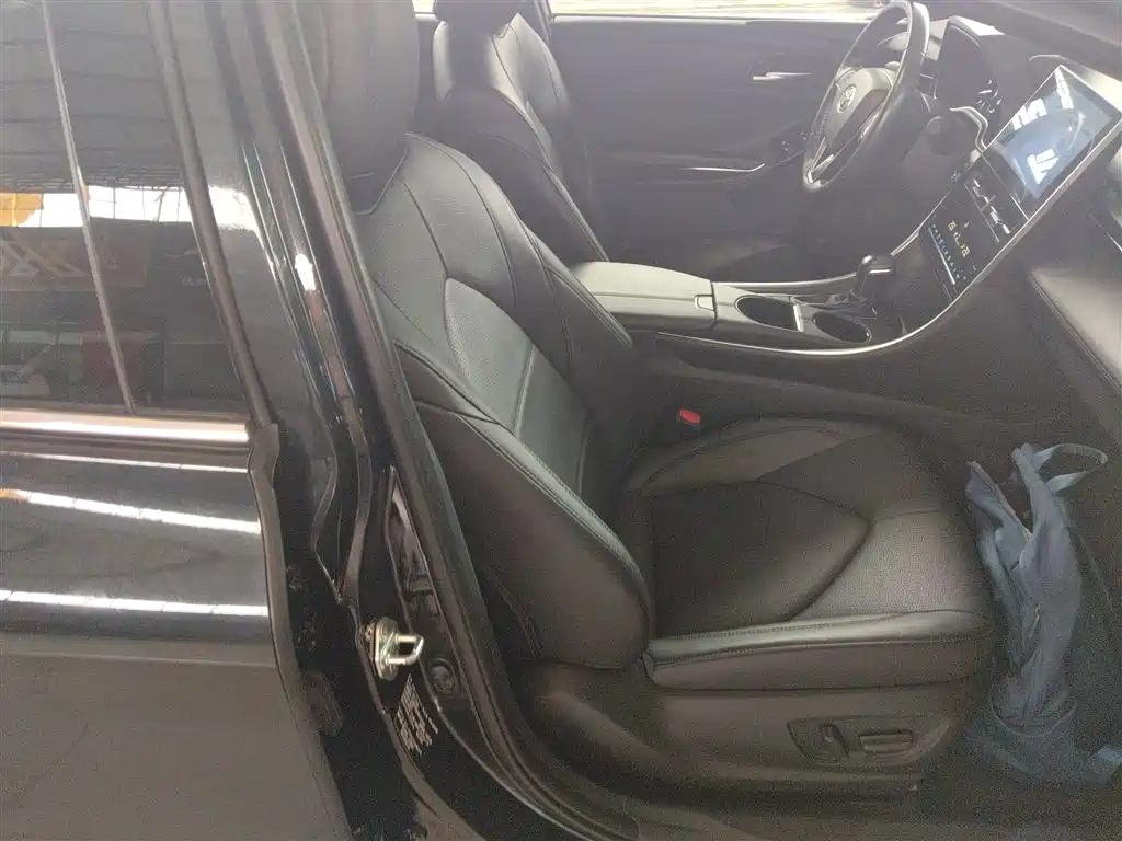 Toyota Avalon 2022 2.0L Luxury Edition фото 25