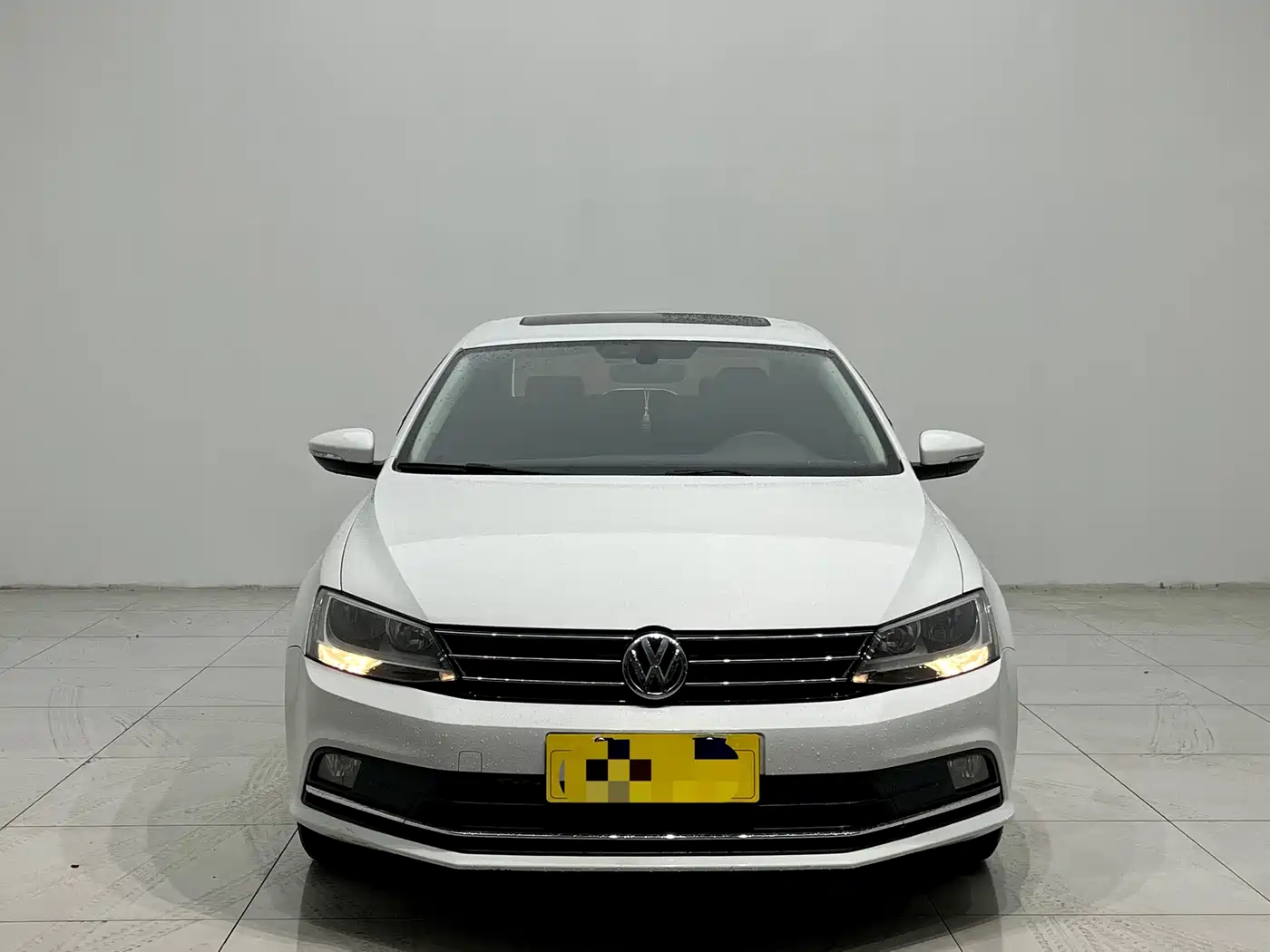 Volkswagen Sagitar 2018 1.6L Automatic Comfort фото 2