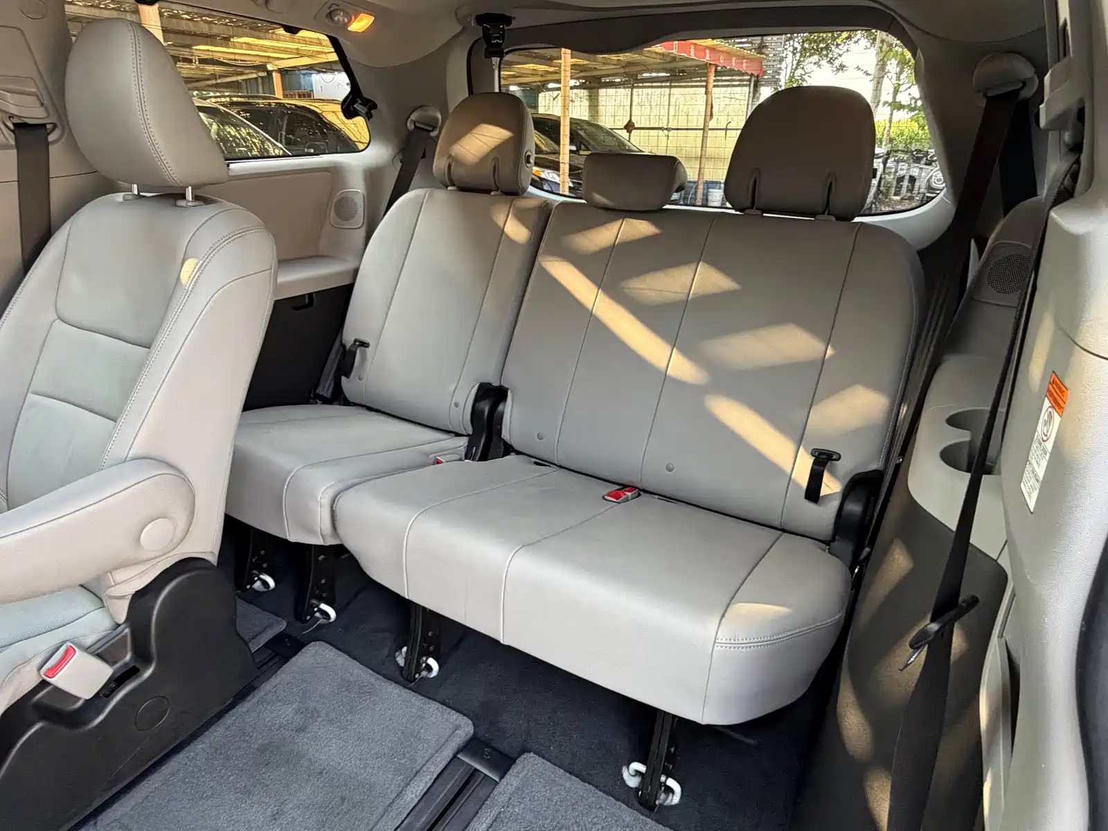 Photo 14 - Toyota Sienna