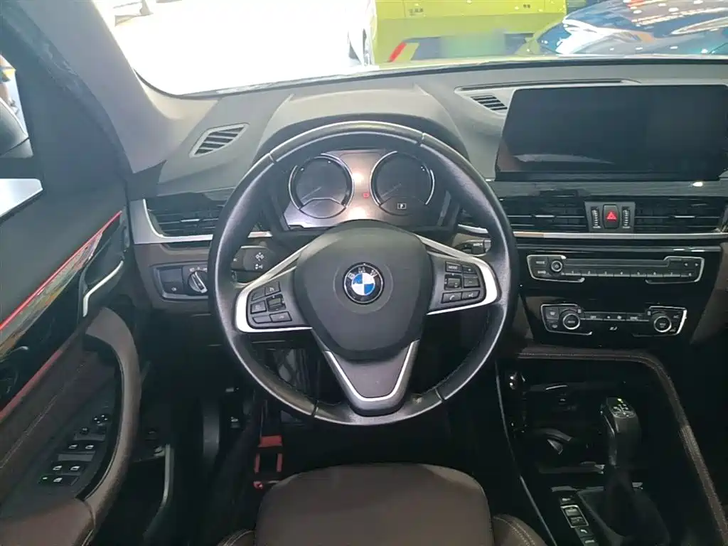 BMW X1 New Energy 2020 xDrive30Le Premium Edition фото 11