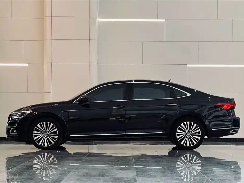 Volkswagen Passat 2019 Model 380TSI Luxury Edition China VI фото 5