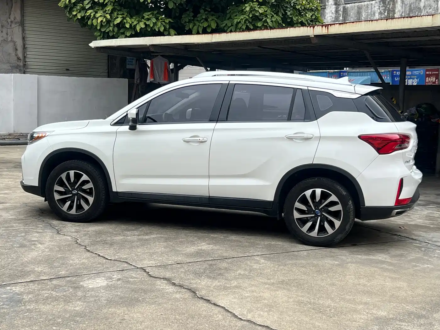GAC Trumpchi Trumpchi GS4 2018 200T G-DCT 2WD Elite Edition фото 8