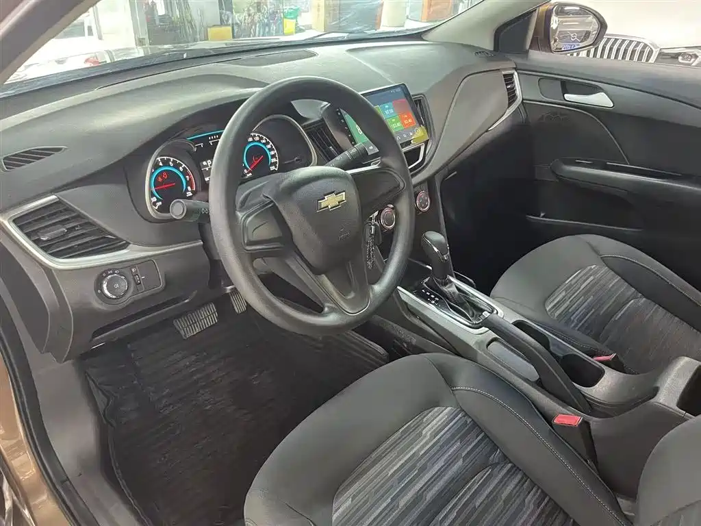Chevrolet Cavalier 2016 1.5L Automatic Enjoyment Edition фото 14