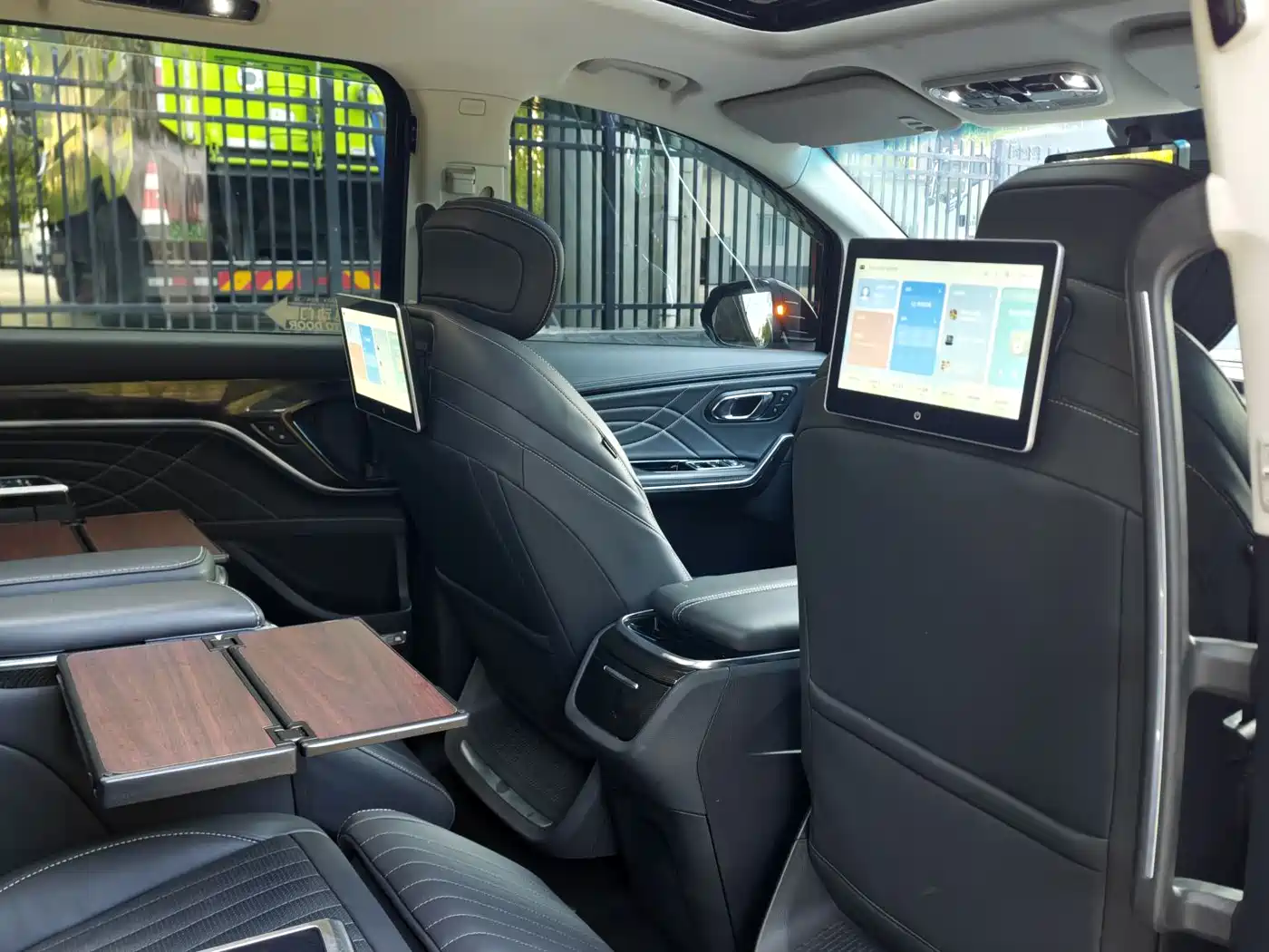 SAIC Maxus Maxus G90 2023 2.0T Interstellar 7-seater фото 13