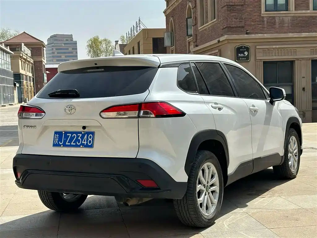 Toyota Frontlander 2024 2.0L CVT Elite Plus Edition фото 7