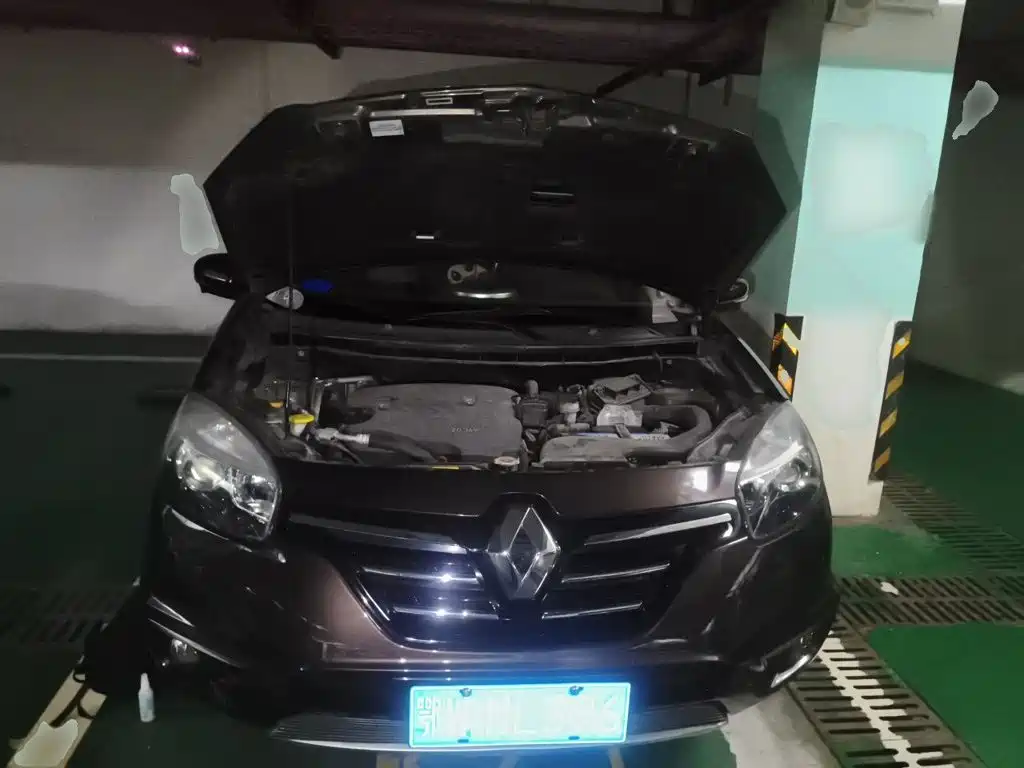 Renault Koleos (Import) 2015 2014 Facelift 2.0L 2WD Fashion Edition