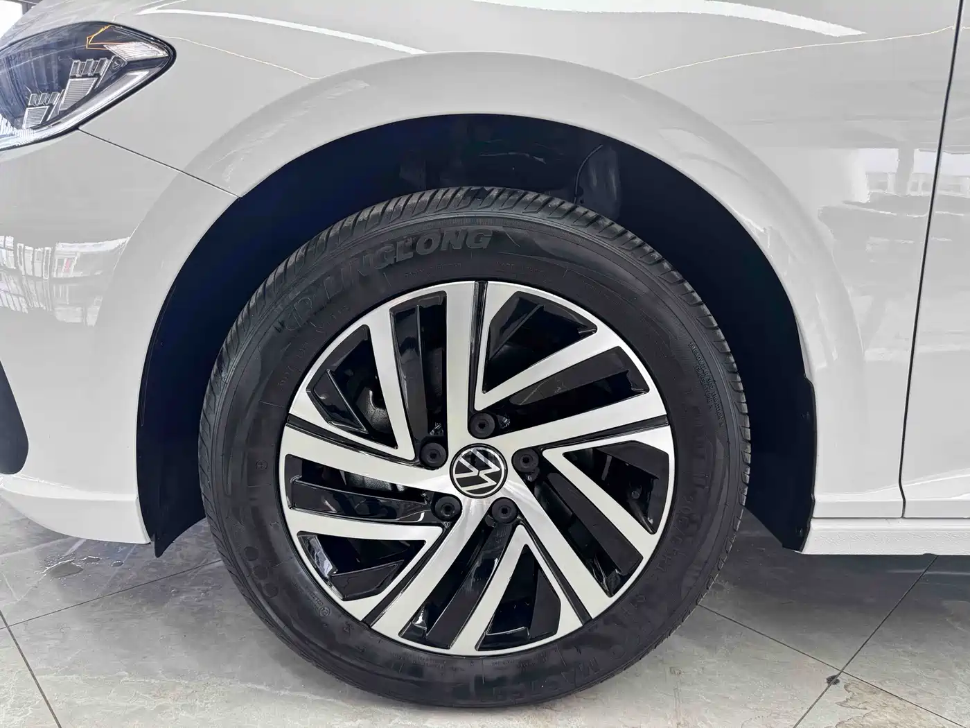 Volkswagen Lavida 2024 Model 300TSI DSG Starlight Leading Edition фото 10