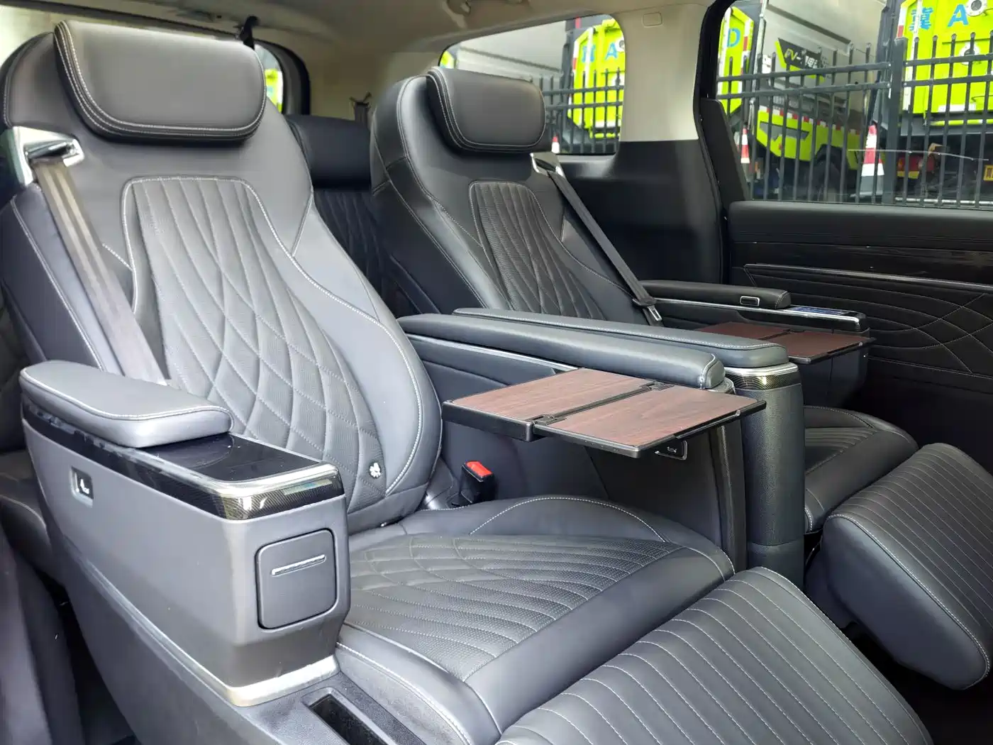 SAIC Maxus Maxus G90 2023 2.0T Interstellar 7-seater фото 12