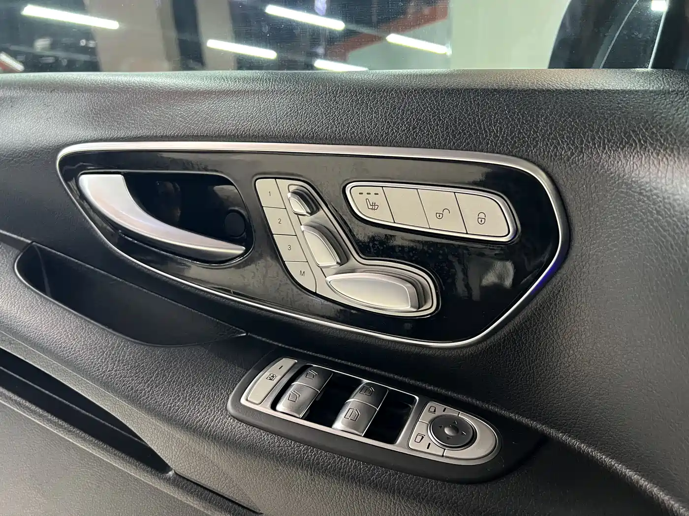 Mercedes-Benz Vito 2023 2.0T Business 7-Seater фото 9
