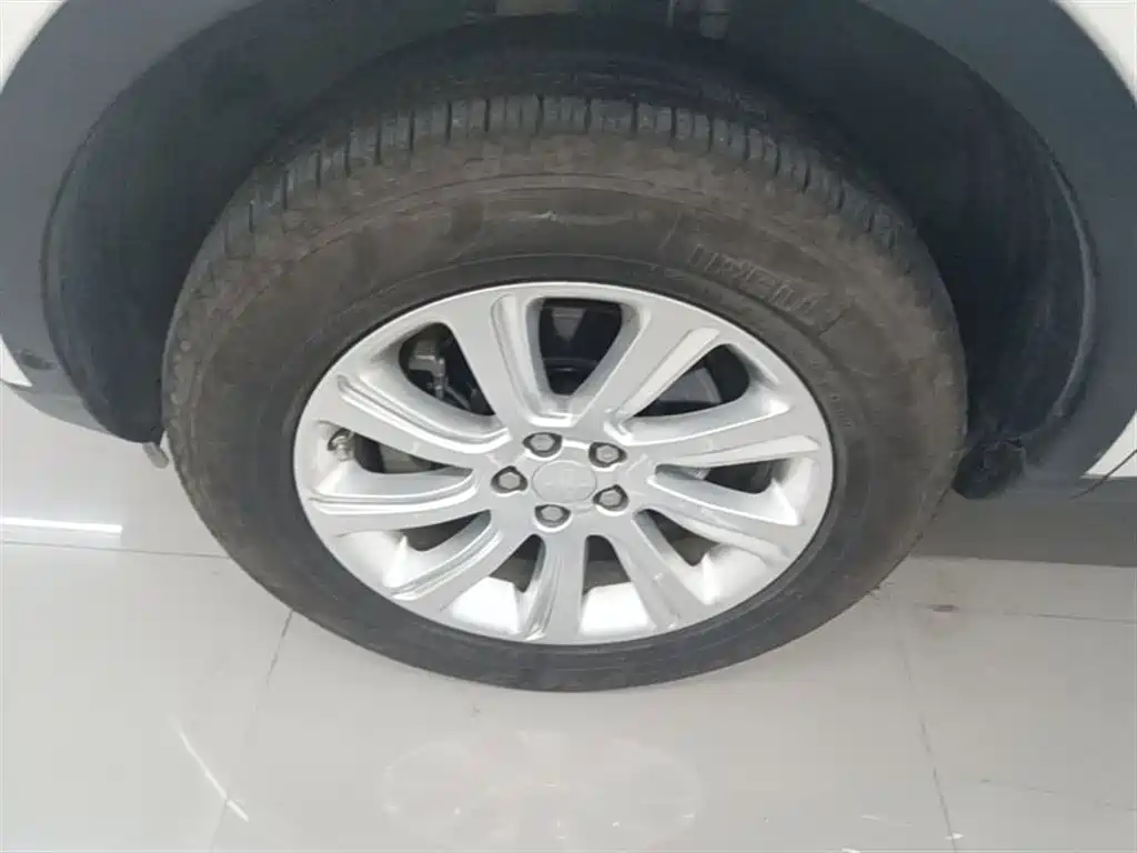 Land Rover Discovery Sport 2019 240PS SE Edition China VI фото 23