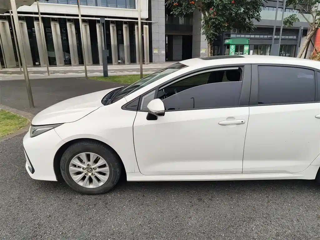 Toyota Corolla 2021 TNGA 1.5L CVT Elite Edition фото 18