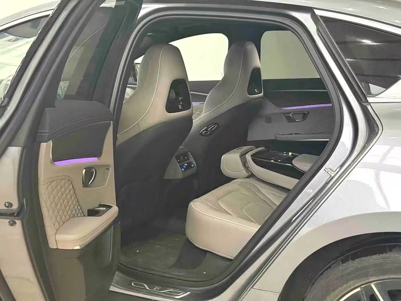 BYD Han 2024 EV Glory Edition 610KM AWD Celestial Eye Smart Driving фото 8