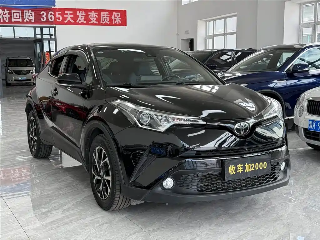 Toyota C-HR 2018 2.0L Leading Edition China V фото 3