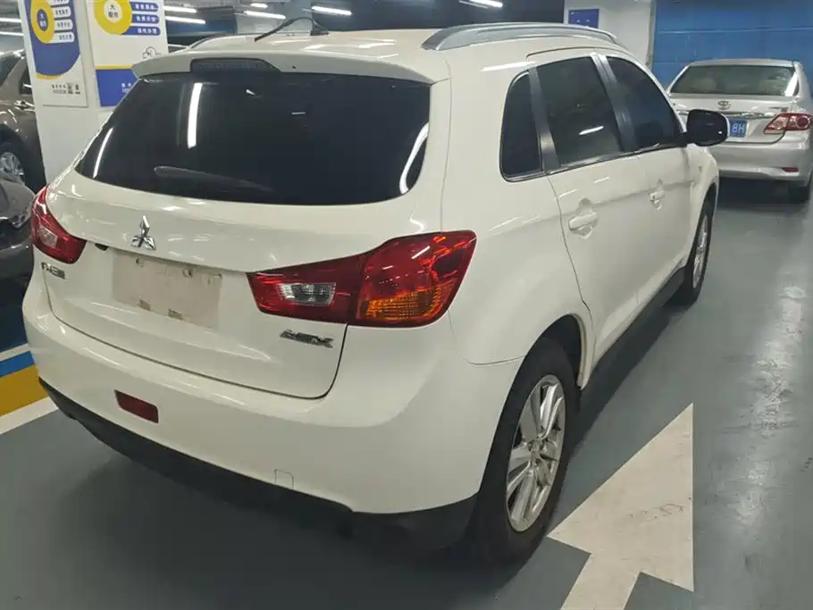 Mitsubishi ASX 2013 2.0L CVT AWD Flagship Edition фото 3