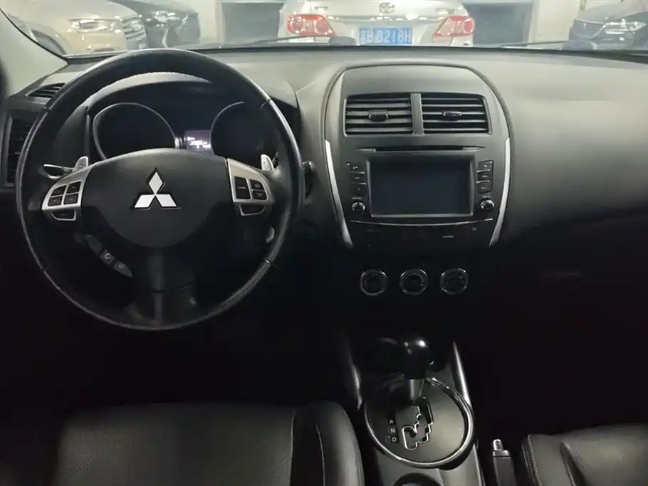 Mitsubishi ASX 2013 2.0L CVT AWD Flagship Edition фото 12