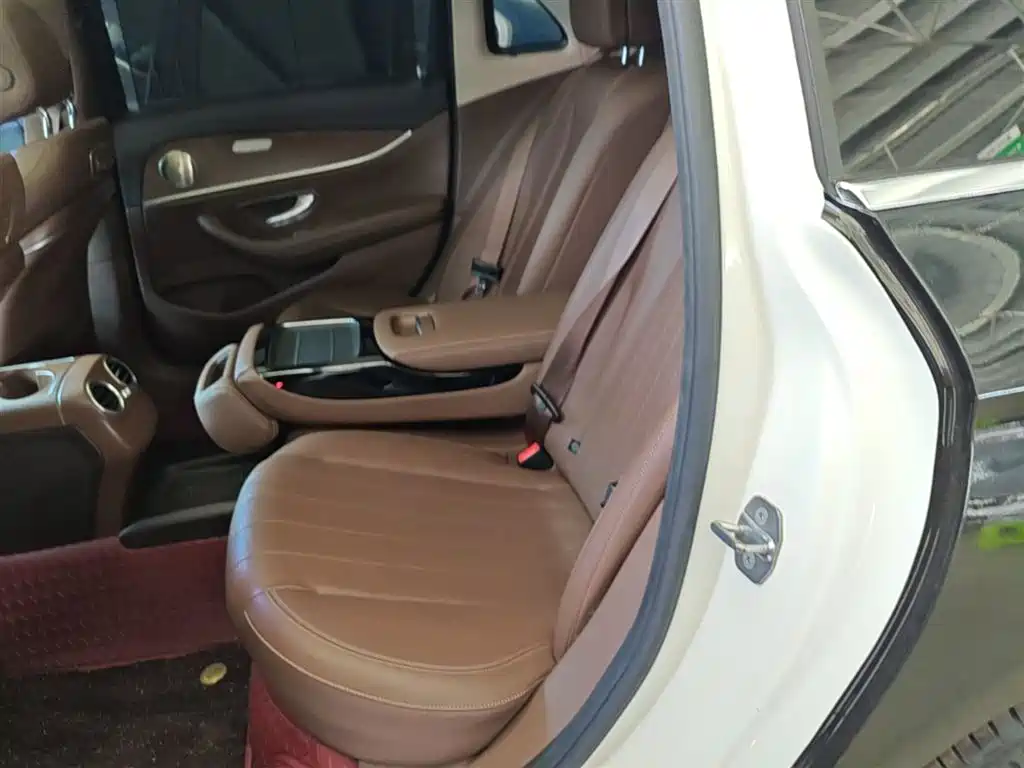 Mercedes-Benz E-Class 2017 E 300 L Luxury фото 17
