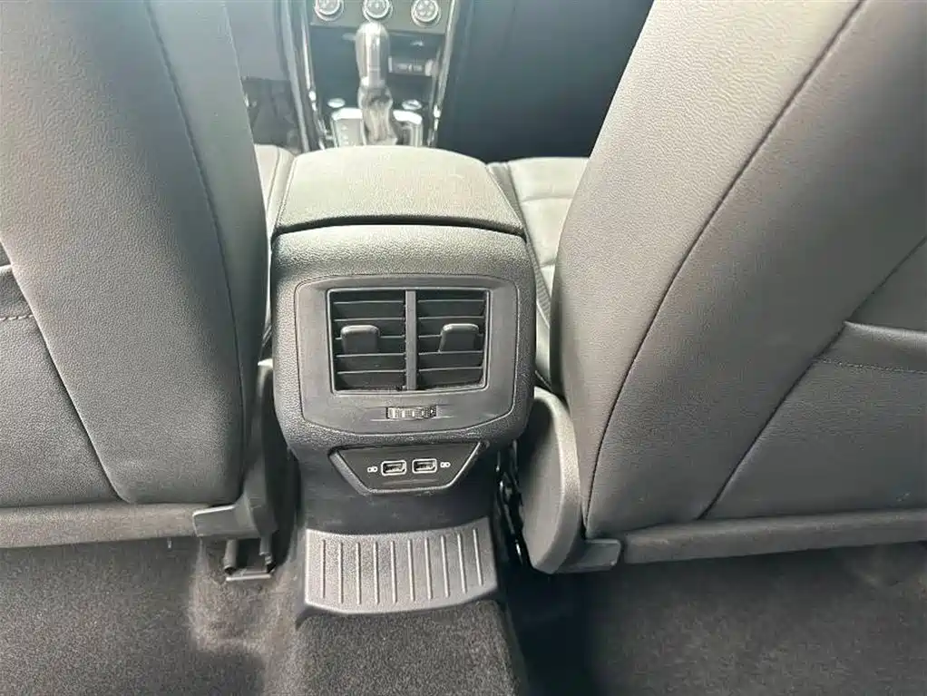 Volkswagen T-ROC 2022 280TSI DSG 2WD Comfort PLUS фото 5
