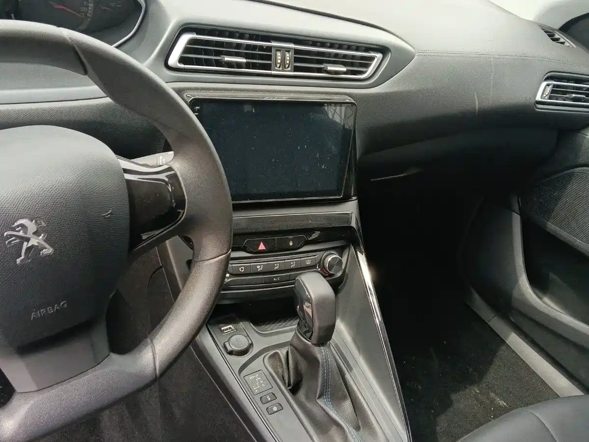 Peugeot 308 2016 1.6L Automatic Fashion фото 5