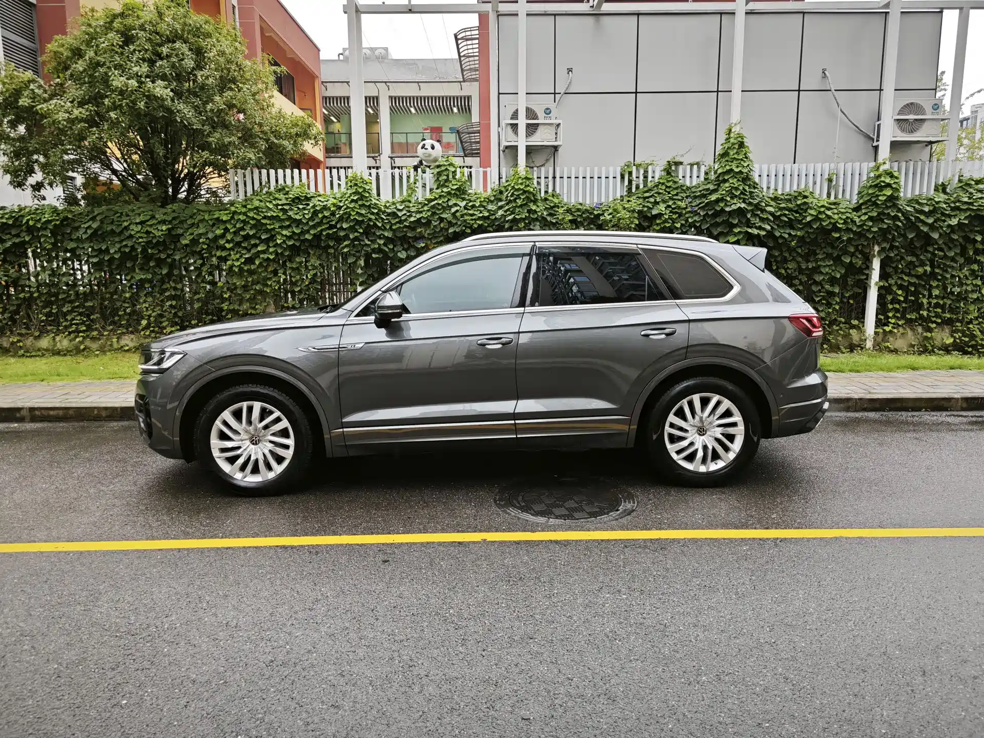 Фото 4 - Volkswagen Touareg