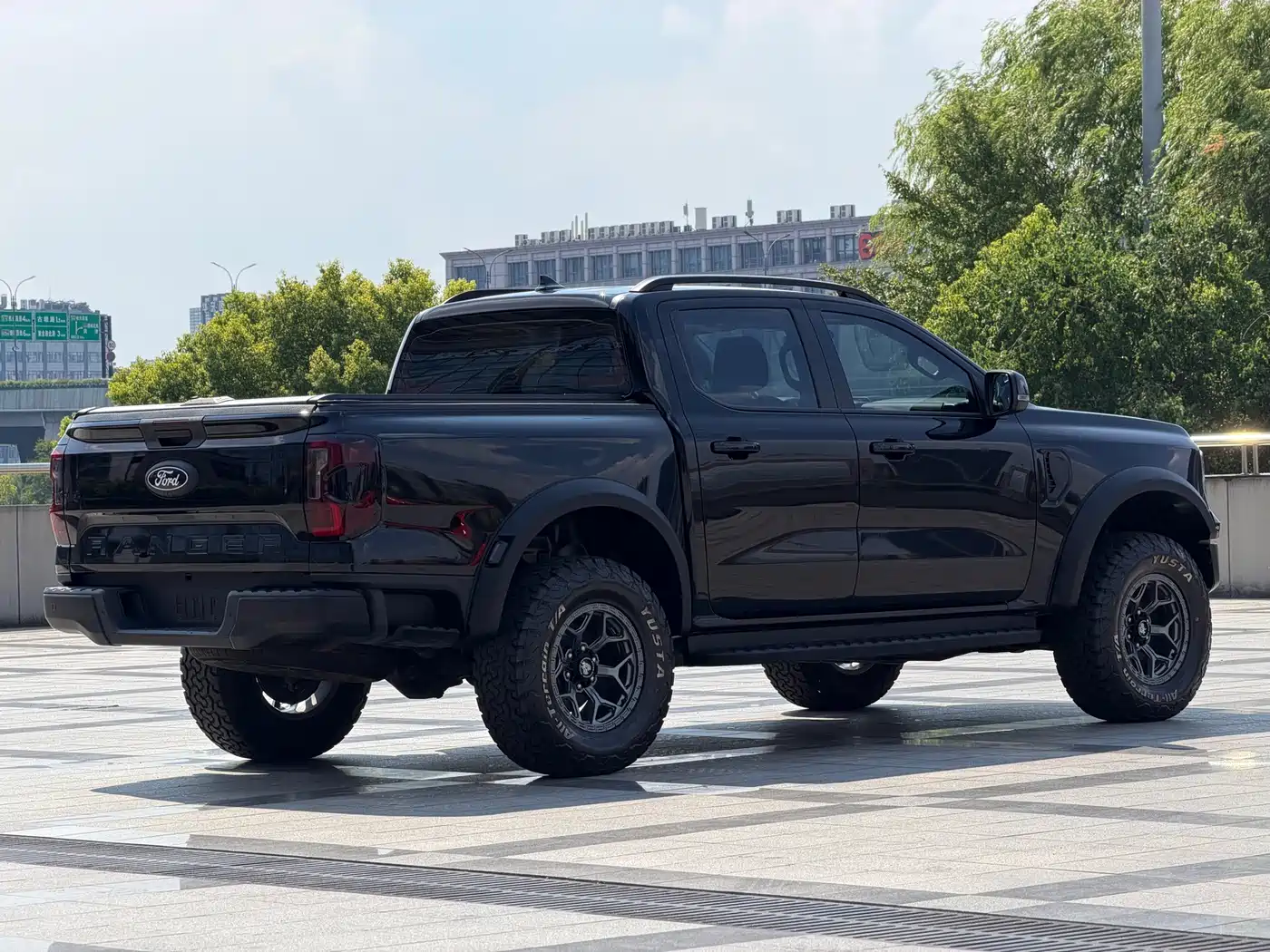 Ford Ranger 2025 2023 Mountain Forest 4WD Automatic (Petrol)