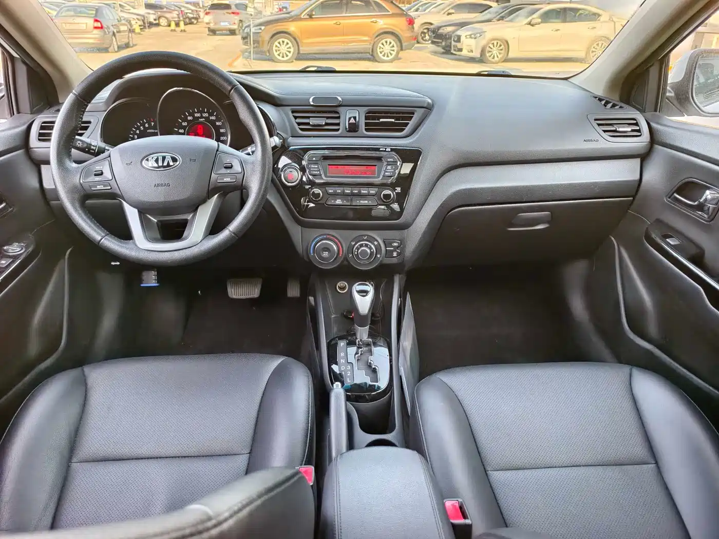 Kia K2 2012 Sedan 1.6L AT Premium ECO Commemorative Edition фото 12