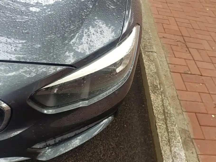 BMW 1 Series (Import) 2018 118i Leading фото 5
