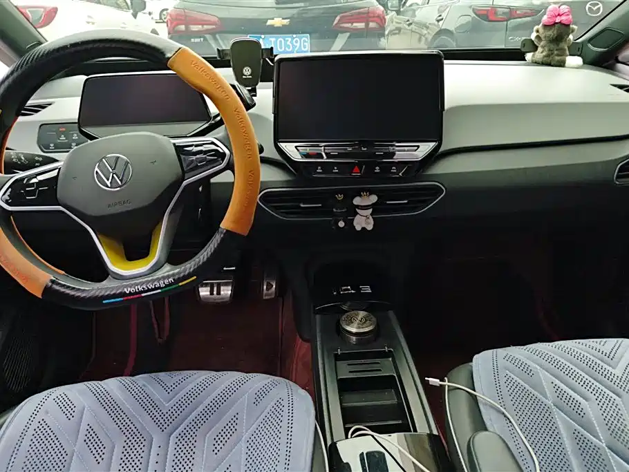 Volkswagen ID.3 2023 Pure Smart Edition фото 12