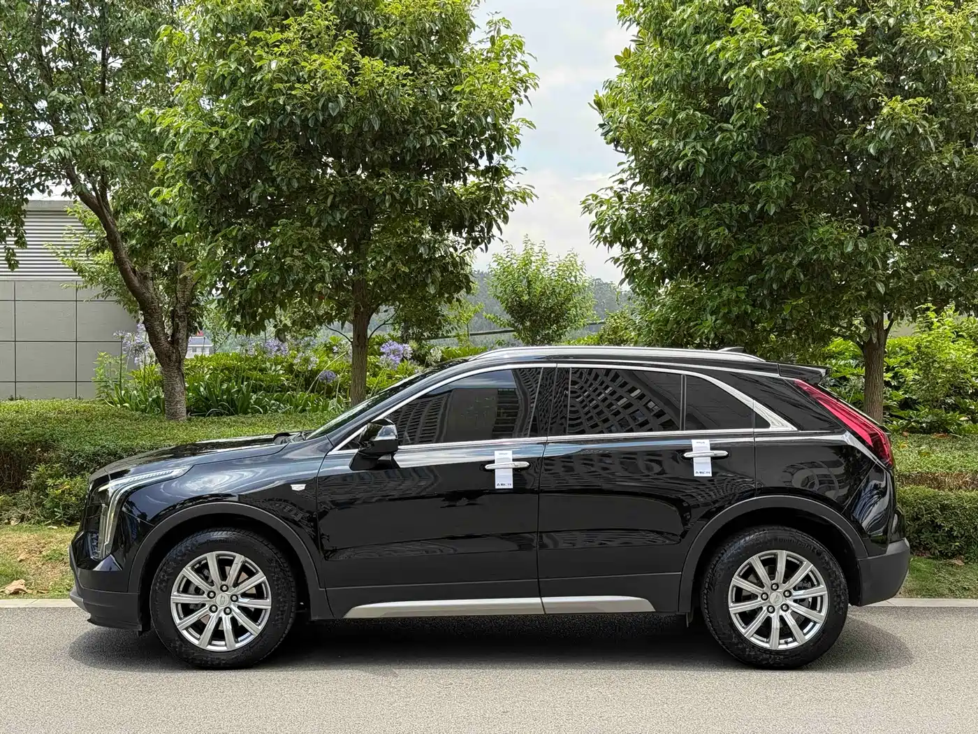 Cadillac XT4 2021 28T FWD Premium Edition фото 3