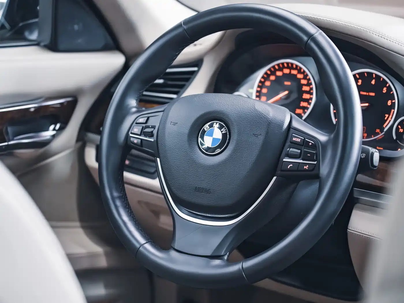 BMW 7 Series 2010 760Li фото 15