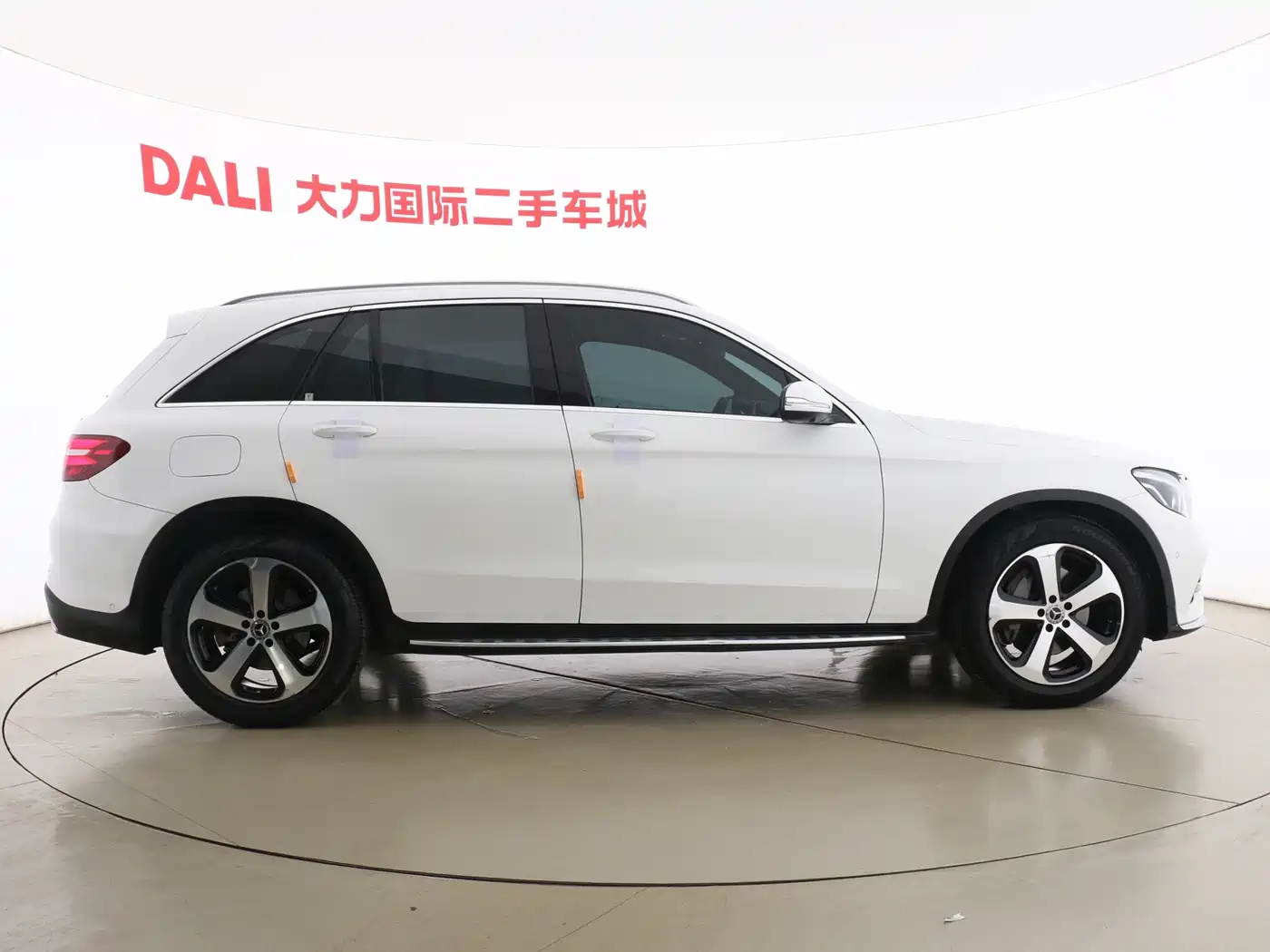 Mercedes-Benz GLC 2019 GLC 260 L 4MATIC Luxury фото 12