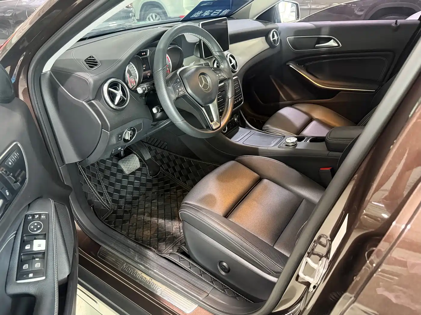 Mercedes-Benz GLA 2016 GLA 220 4MATIC Fashion фото 6