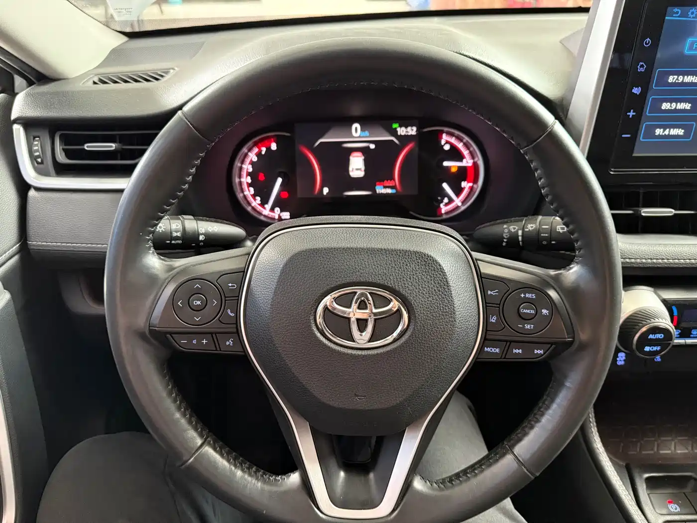 Toyota RAV4 Rongfang 2020 2.0L CVT 2WD Prestige Edition фото 9
