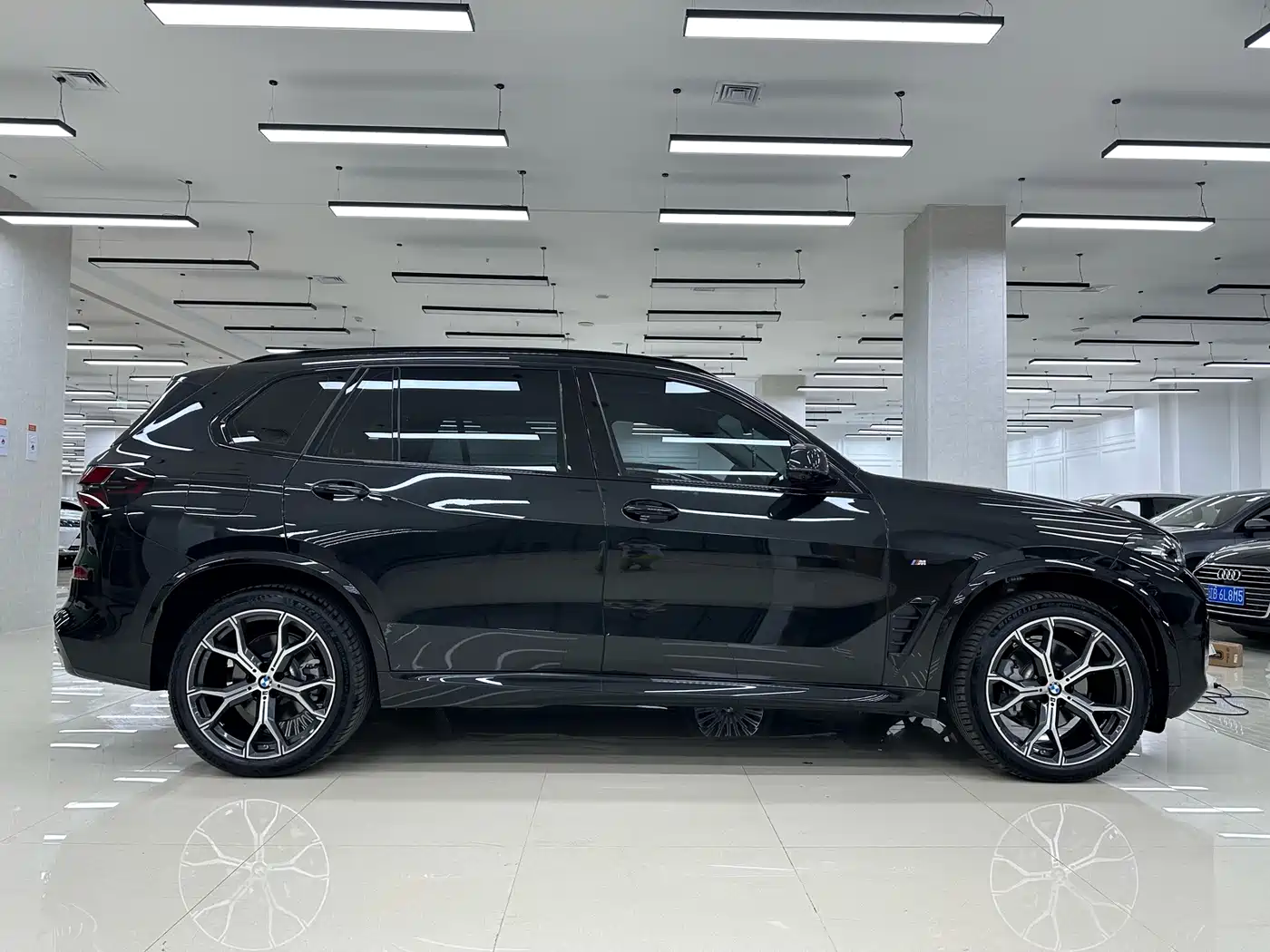 BMW X5 2026 2025 Model xDrive 30Li Exclusive M Sport Blackout Package