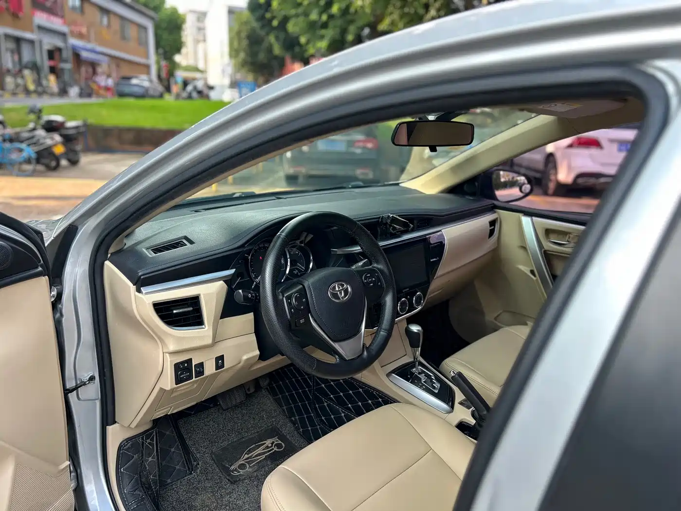 Toyota Corolla 2017 1.2T CVT GL фото 10