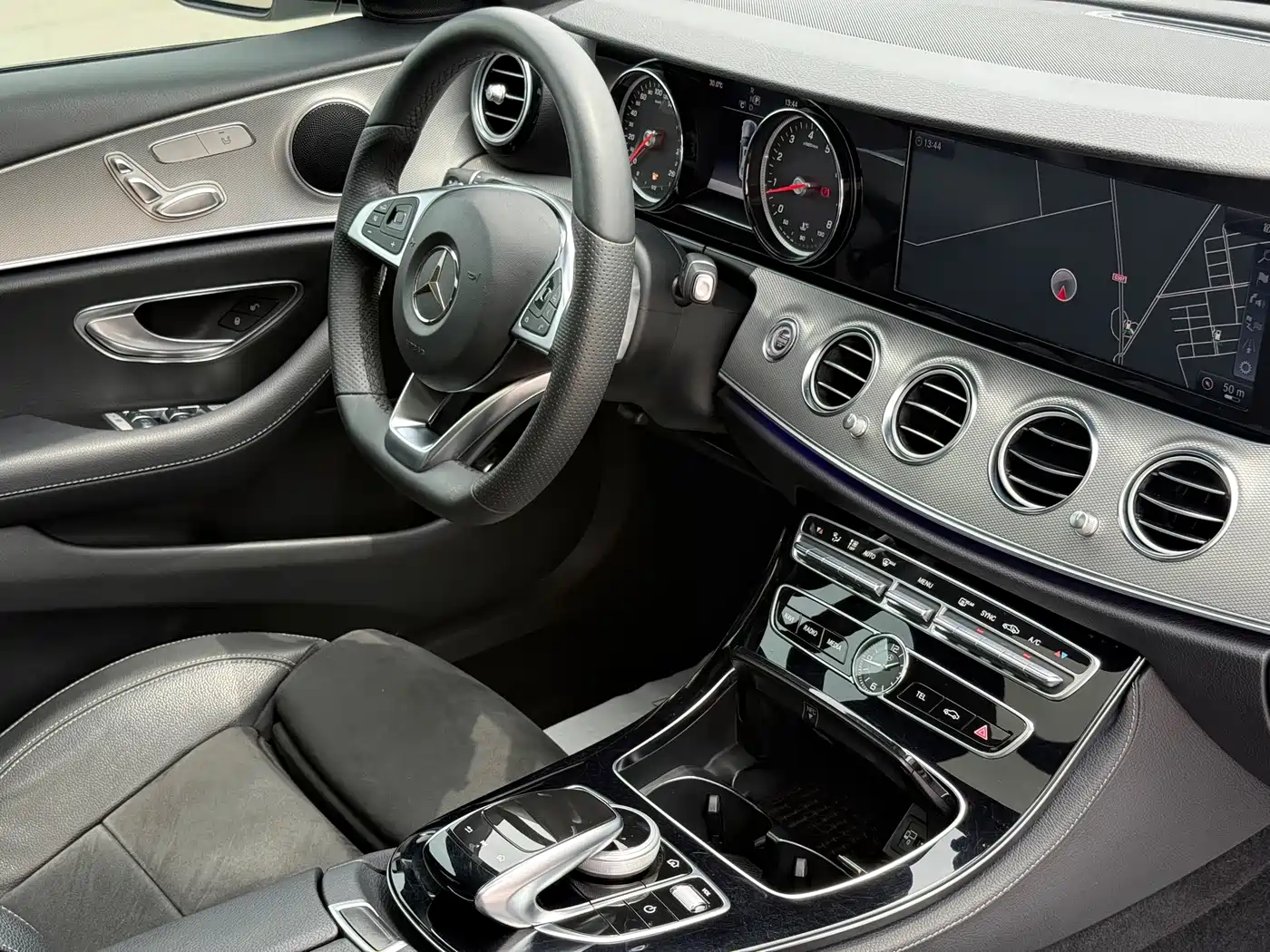 Mercedes-Benz E-Class 2017 E 200 Sport фото 37