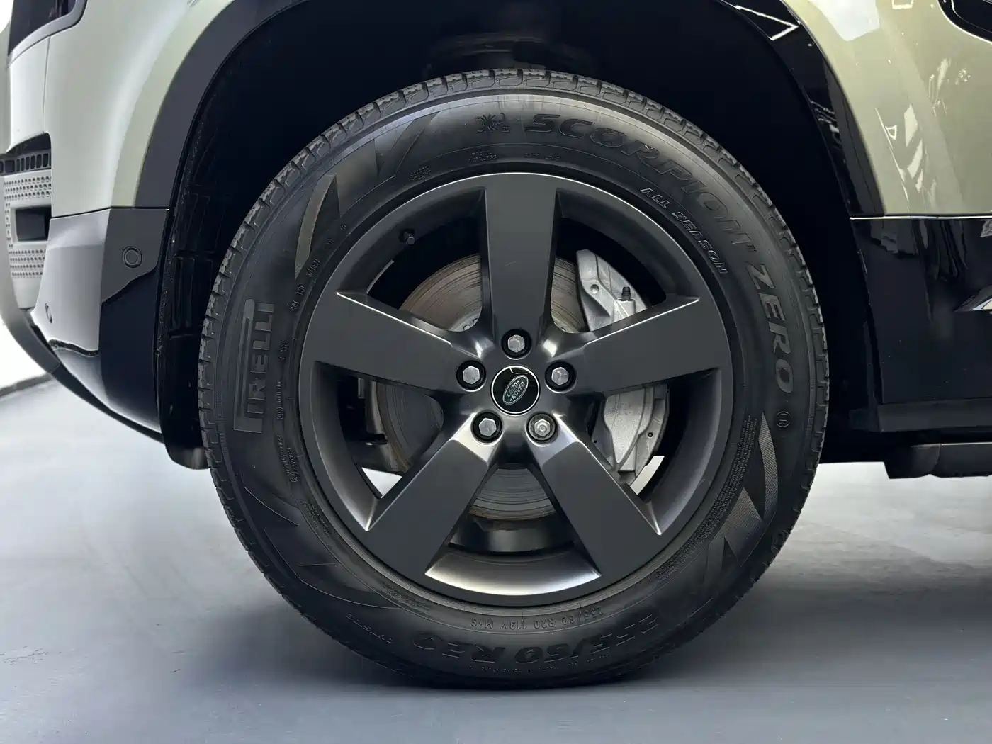 Land Rover Defender 2022 110 P400 X-DYNAMIC HSE фото 30