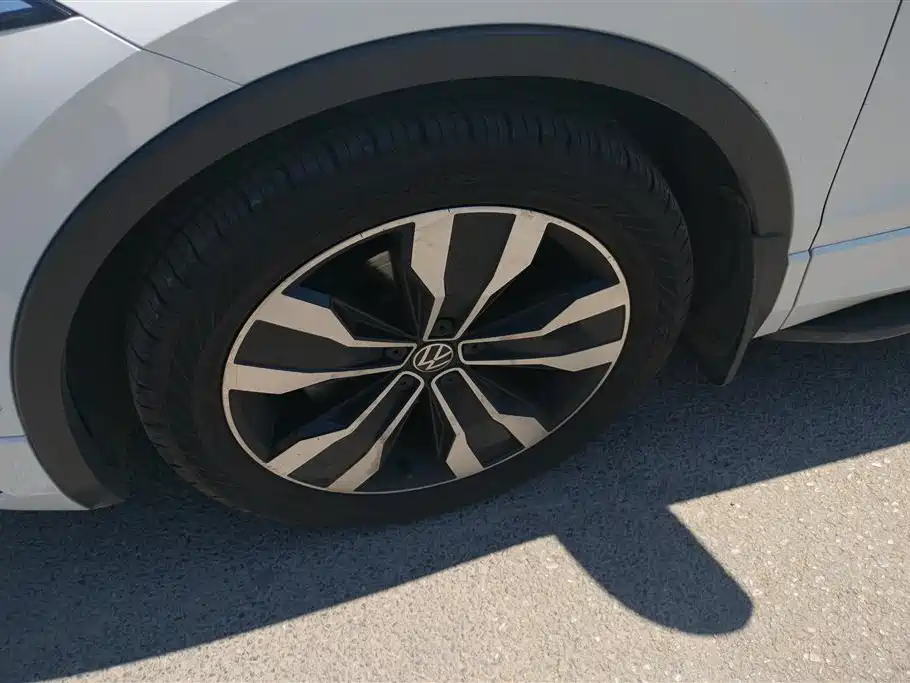 Volkswagen Tiguan L 2023 330TSI Auto 2WD R-Line Flagship Edition фото 6